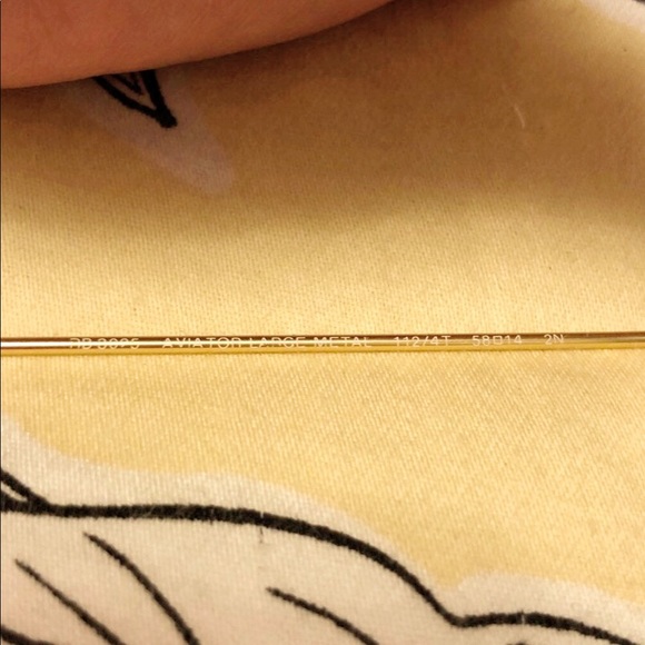 RAY BAN AVIATOR SUNGLASSES - Picture 5 of 10